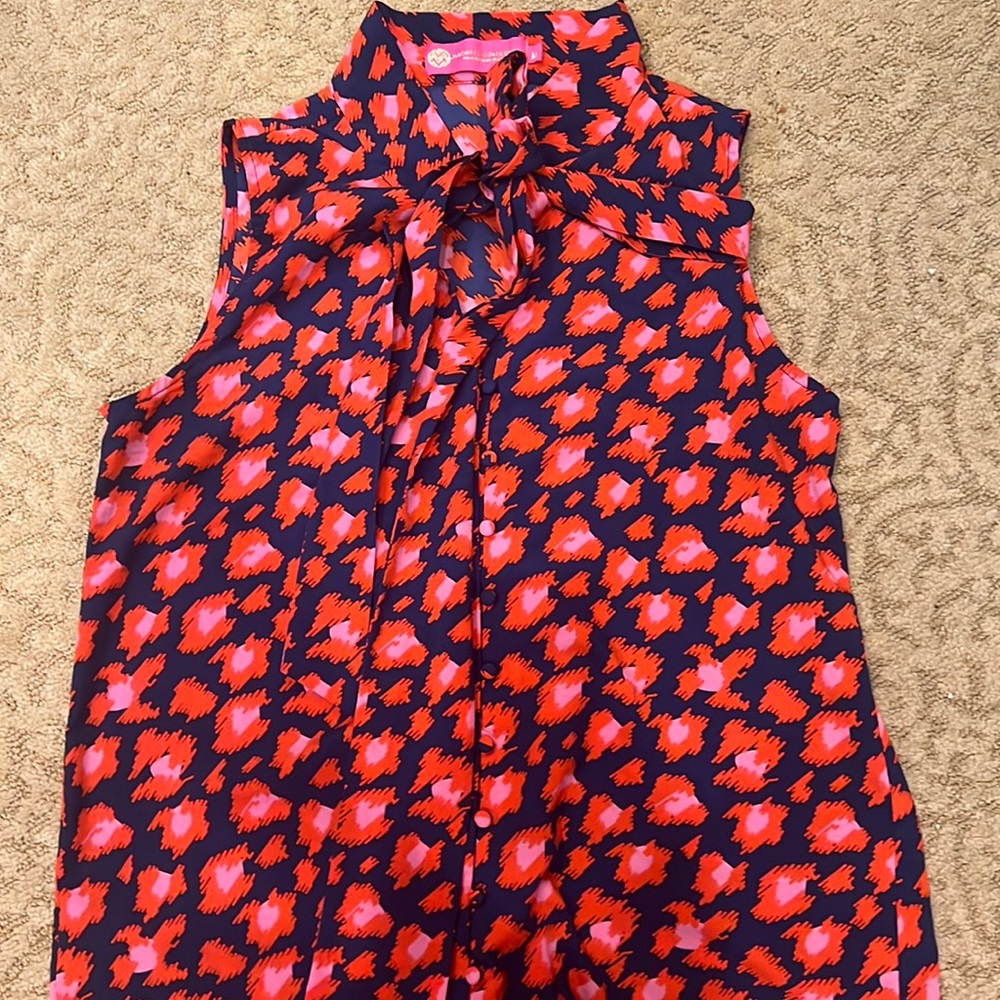 Macbeth Collection by Margaret Joseph’s - M pussybow sleeveless blouse